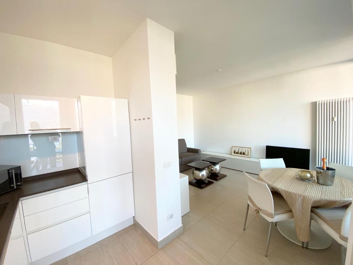 Appartamento Palazzo Di Vetro Luino Kültér fotó